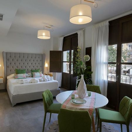 Apartamentos El Marques Малага Экстерьер фото