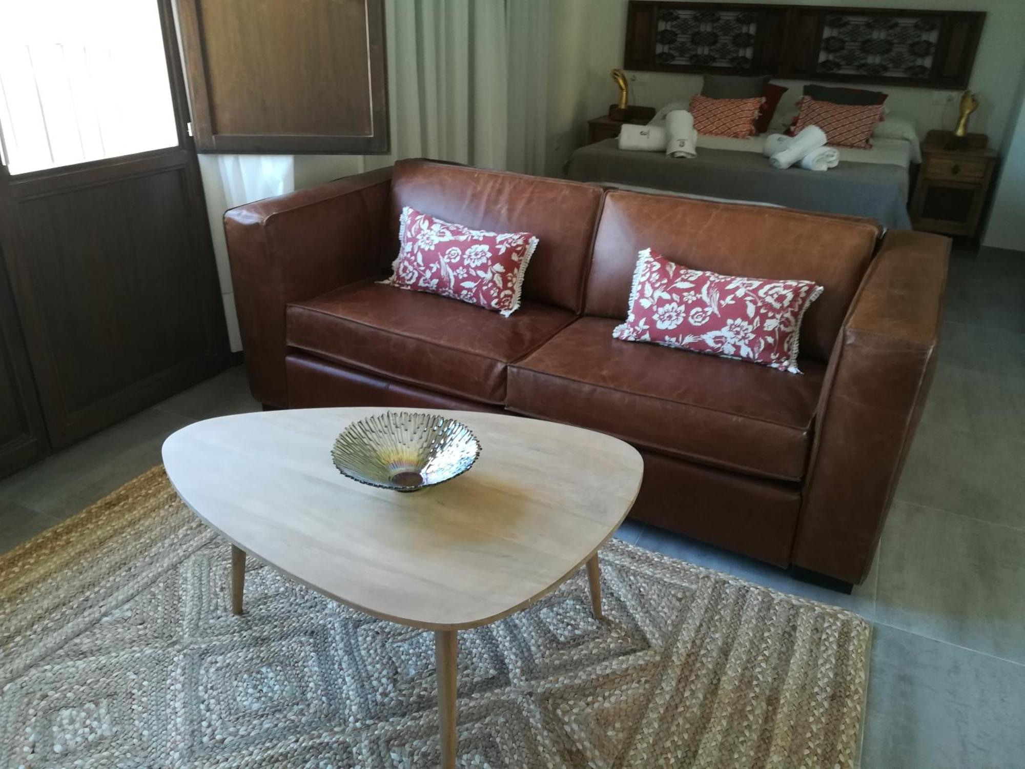 Apartamentos El Marques Малага Экстерьер фото