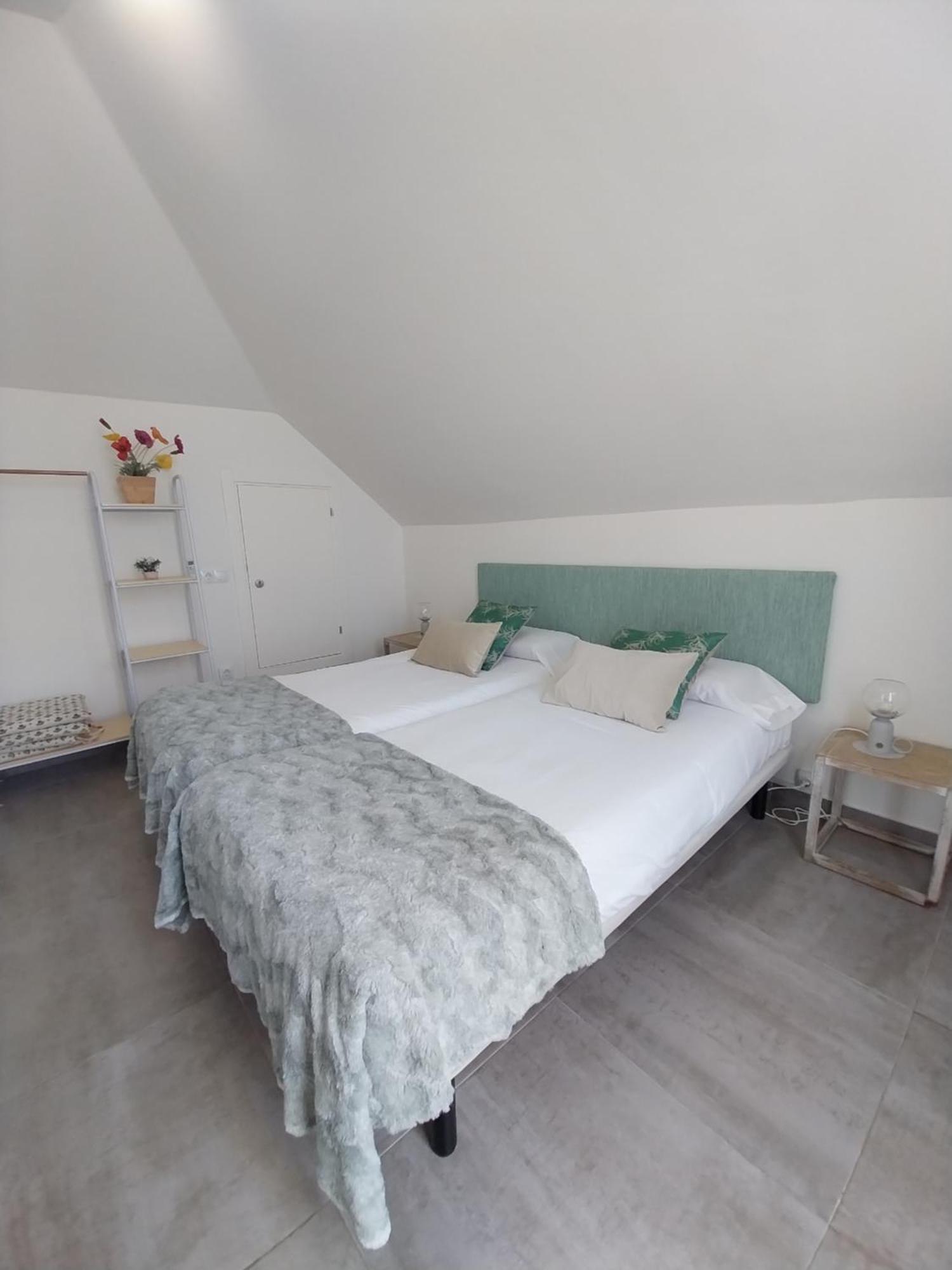 Apartamentos El Marques Малага Номер фото