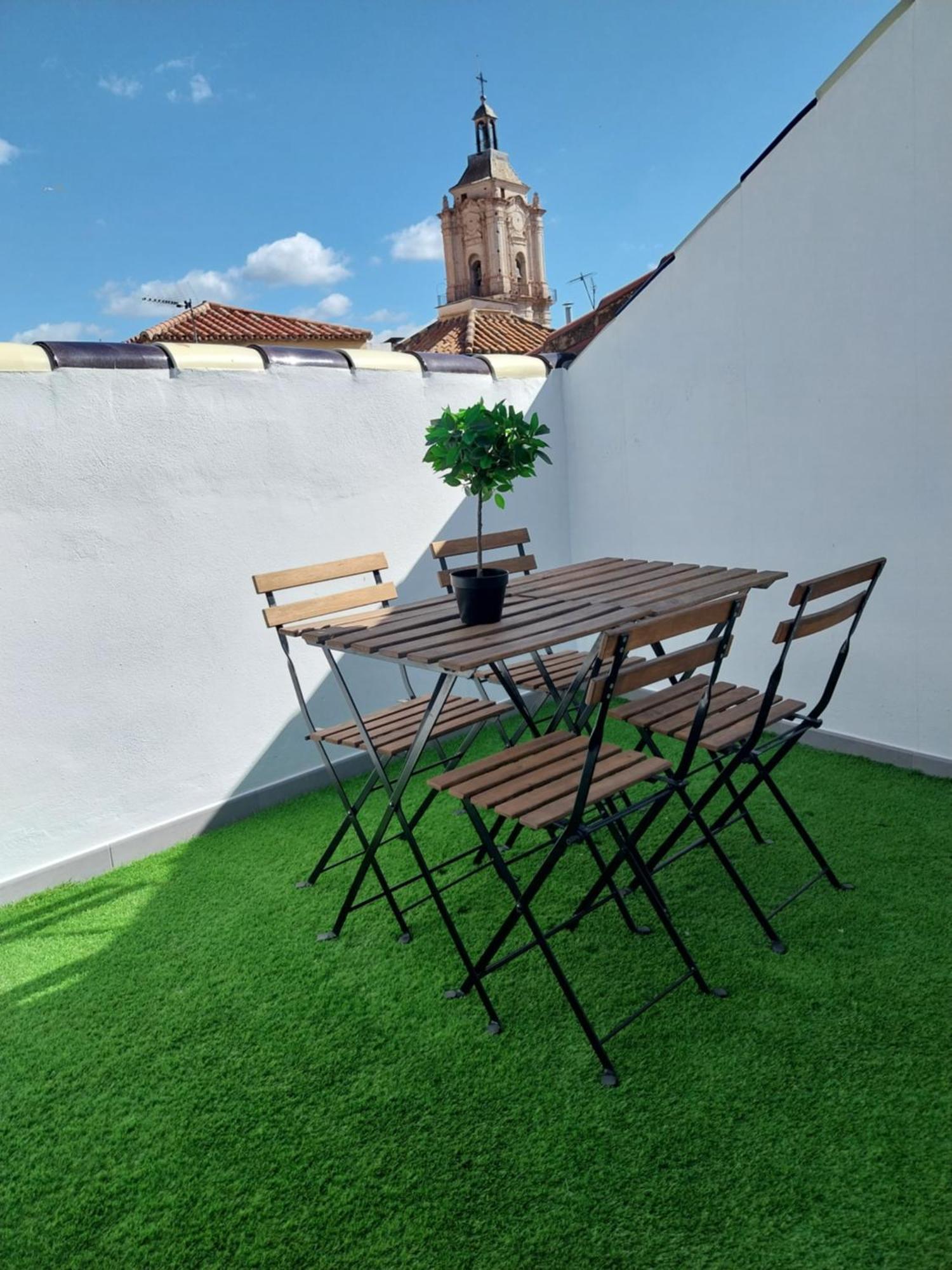 Apartamentos El Marques Малага Экстерьер фото