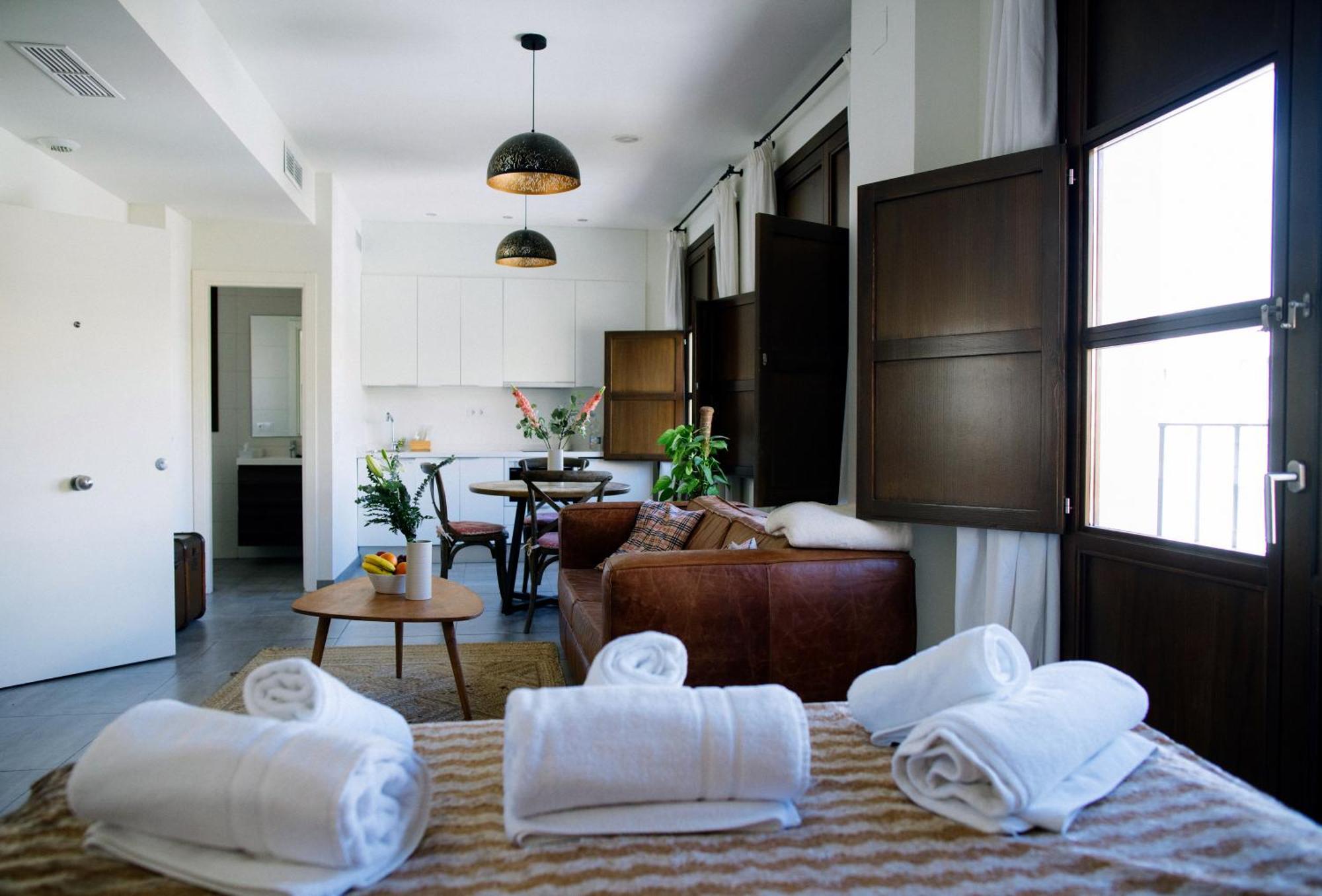 Apartamentos El Marques Малага Экстерьер фото