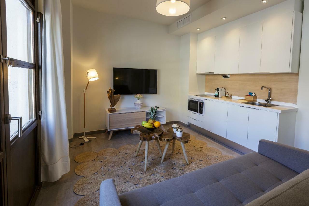 Apartamentos El Marques Малага Экстерьер фото