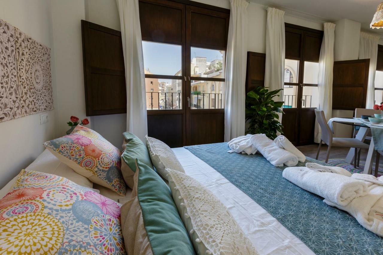 Apartamentos El Marques Малага Экстерьер фото