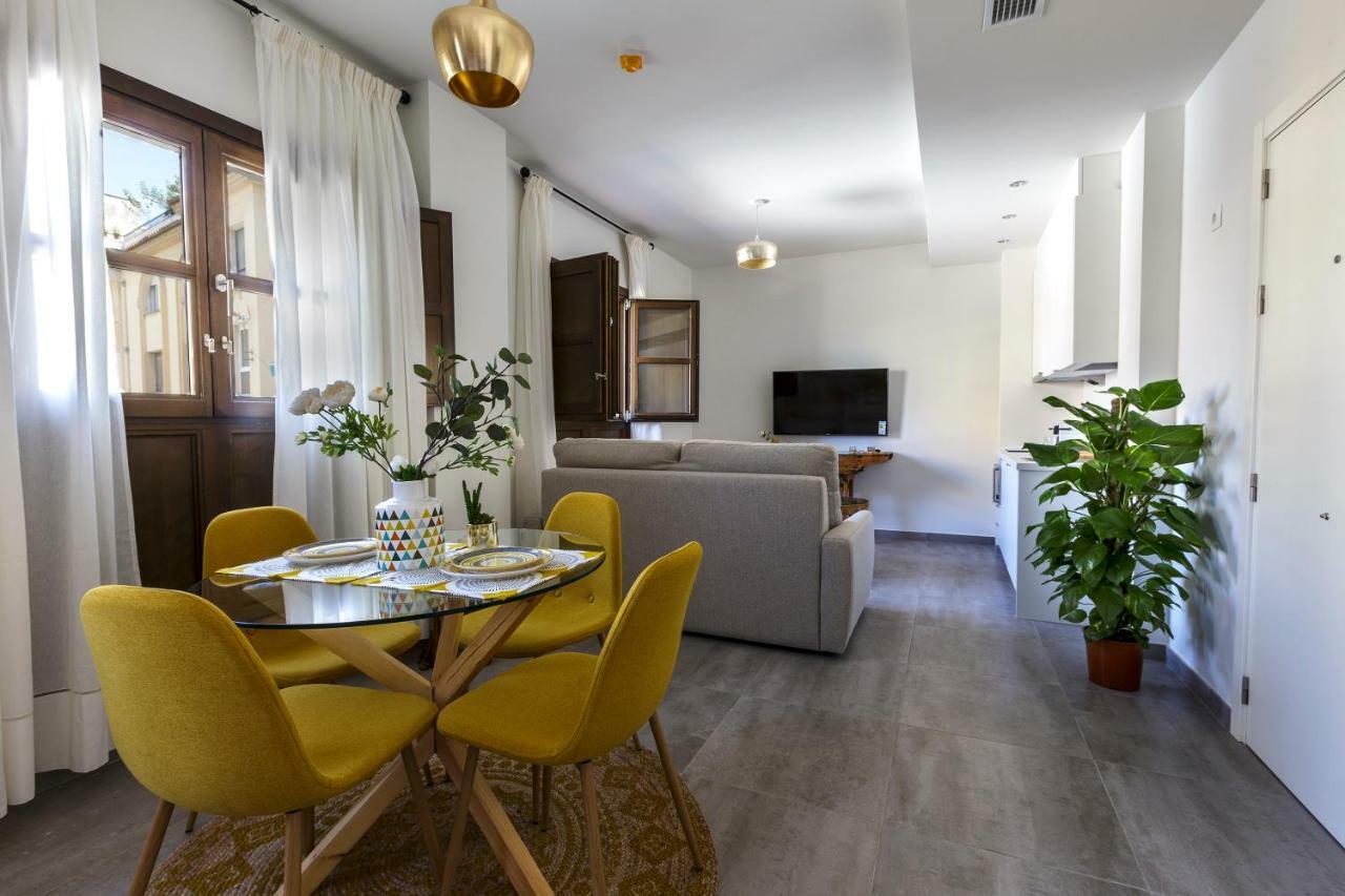 Apartamentos El Marques Малага Экстерьер фото