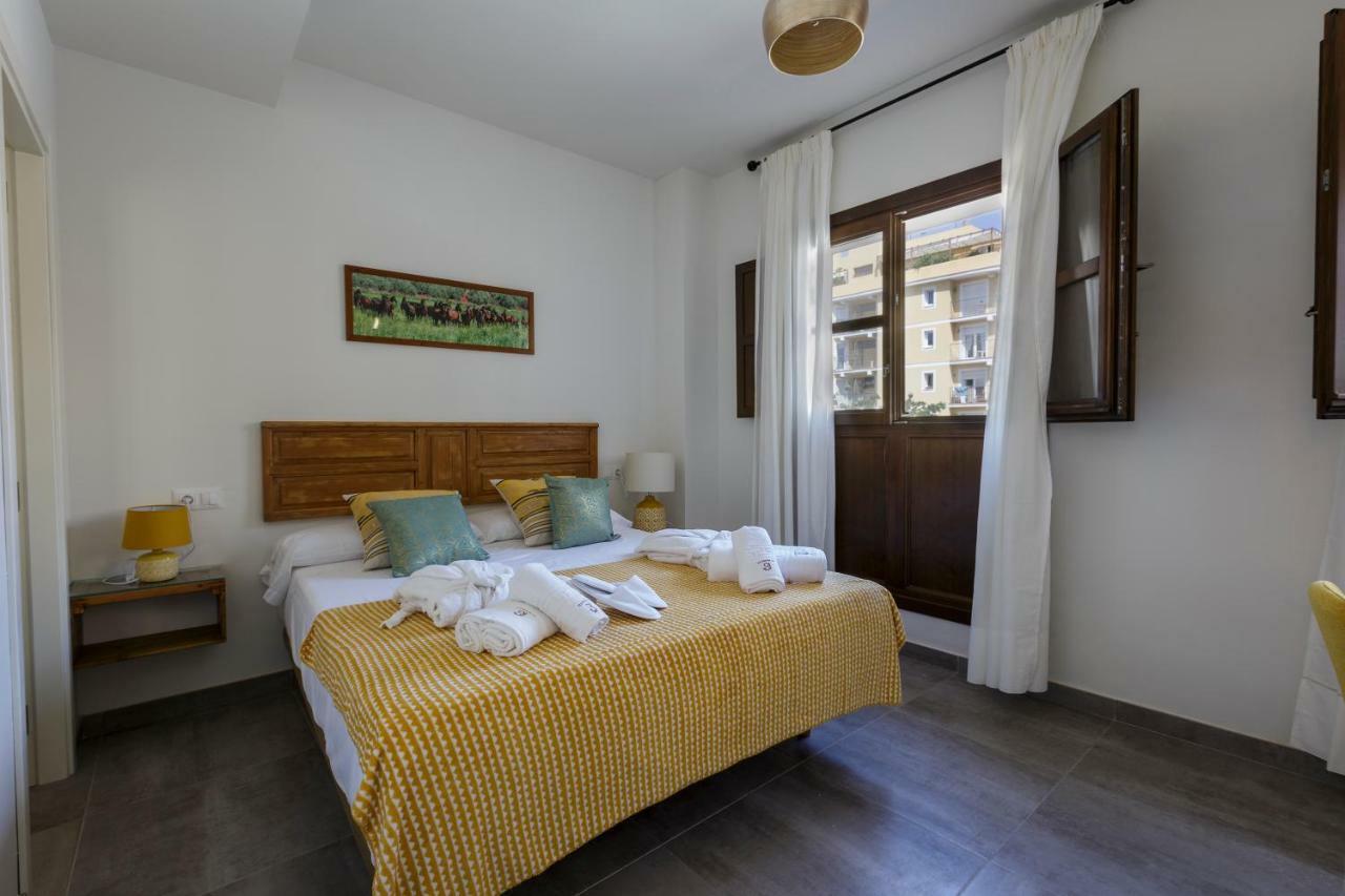 Apartamentos El Marques Малага Экстерьер фото
