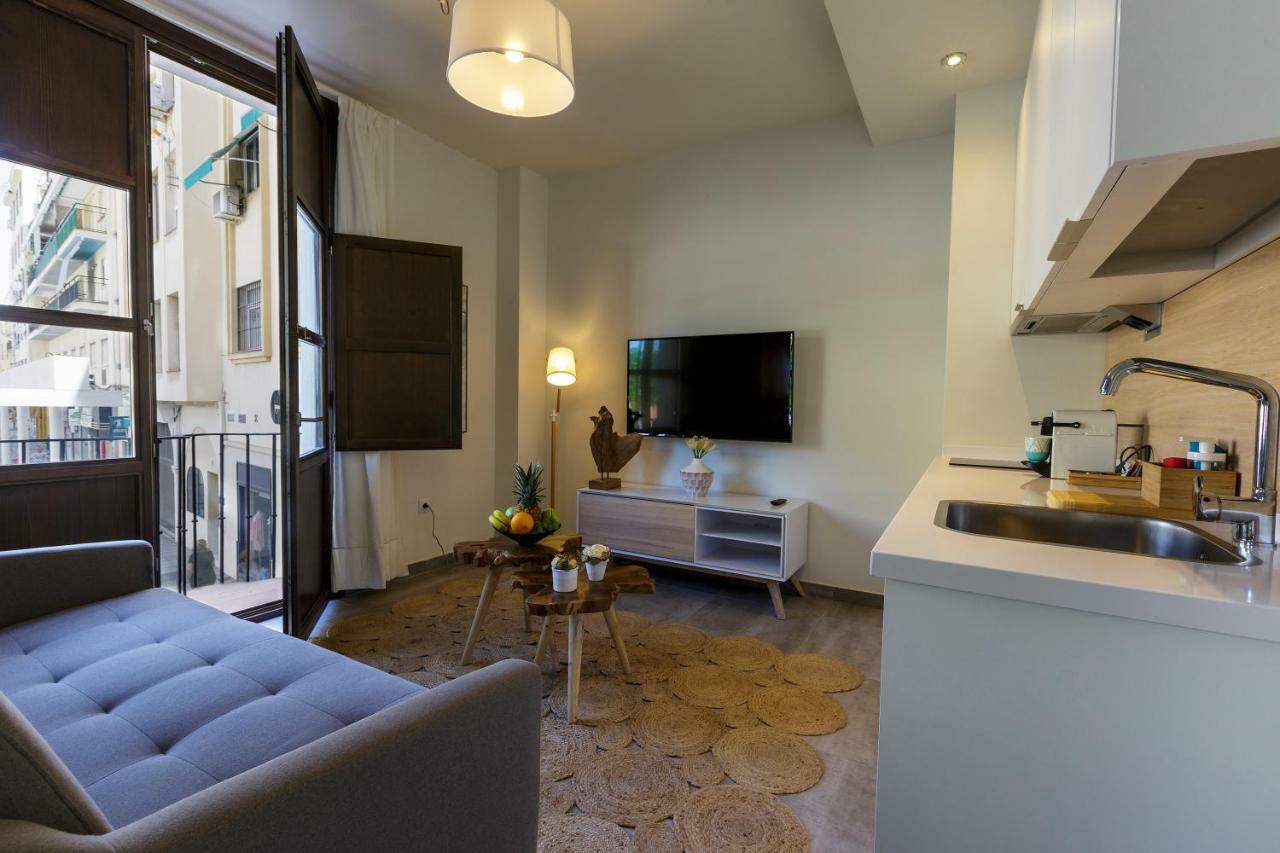 Apartamentos El Marques Малага Экстерьер фото