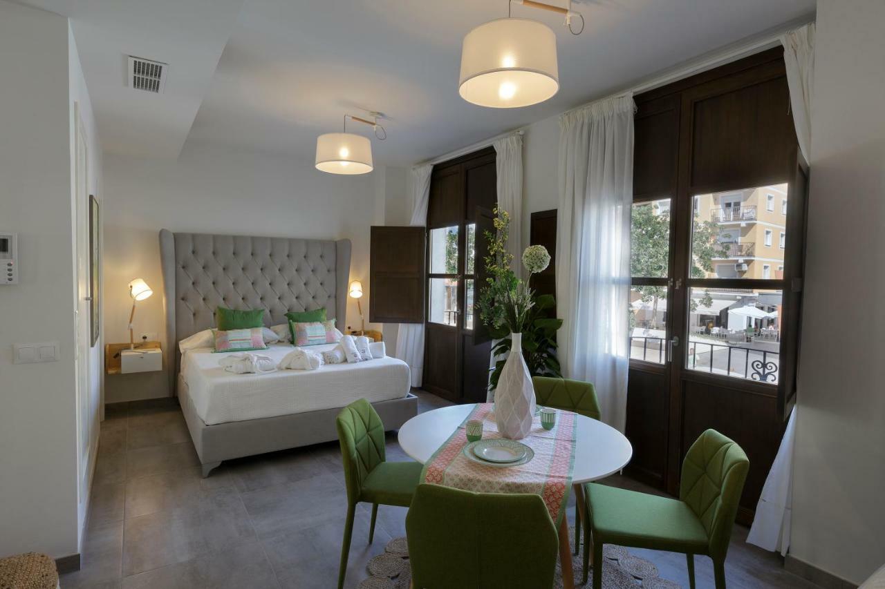 Apartamentos El Marques Малага Экстерьер фото