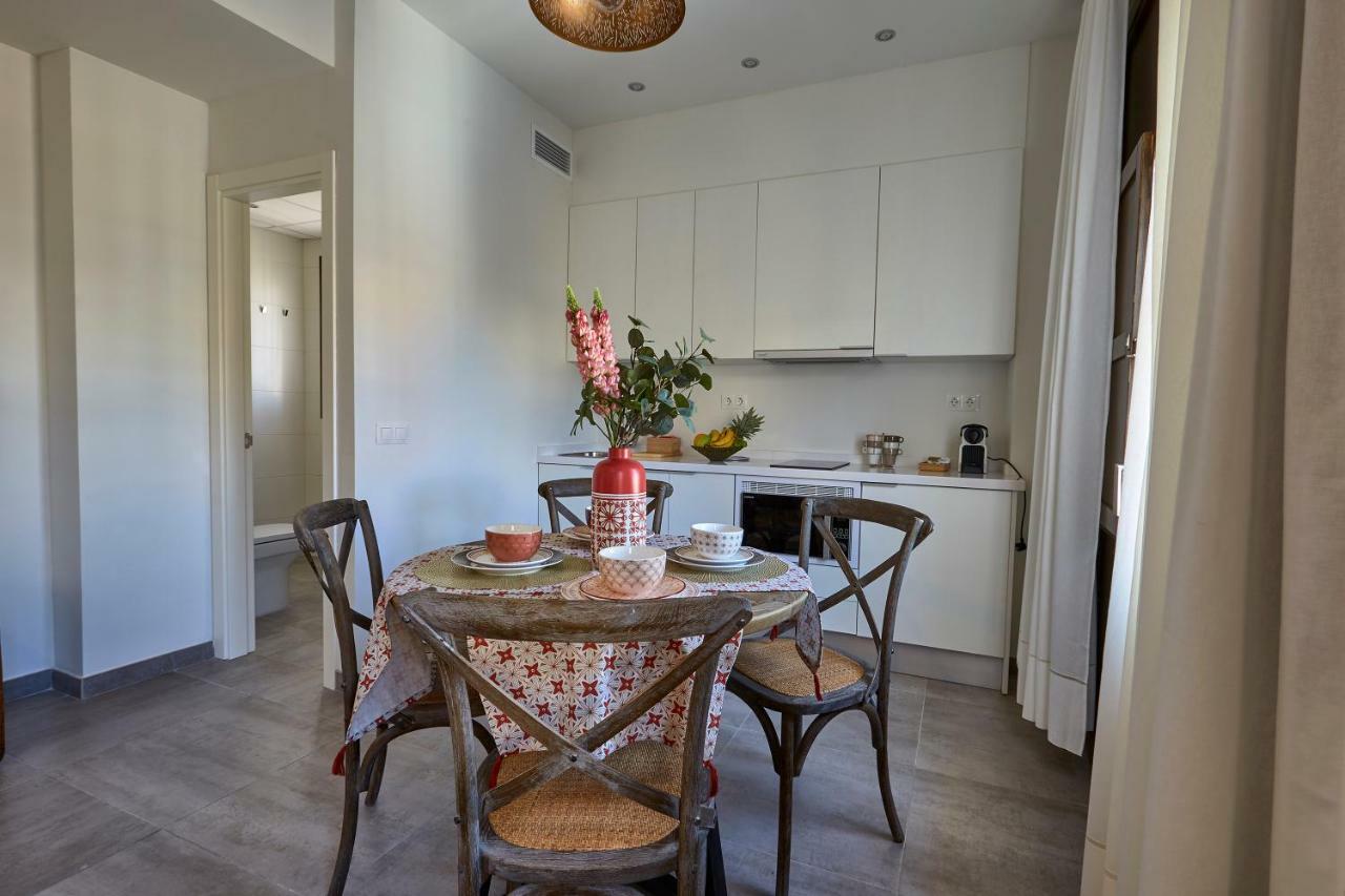 Apartamentos El Marques Малага Экстерьер фото