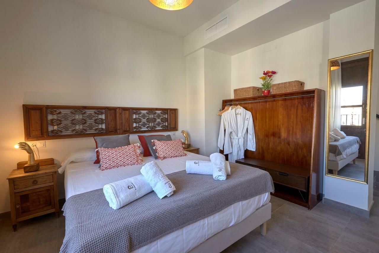 Apartamentos El Marques Малага Экстерьер фото