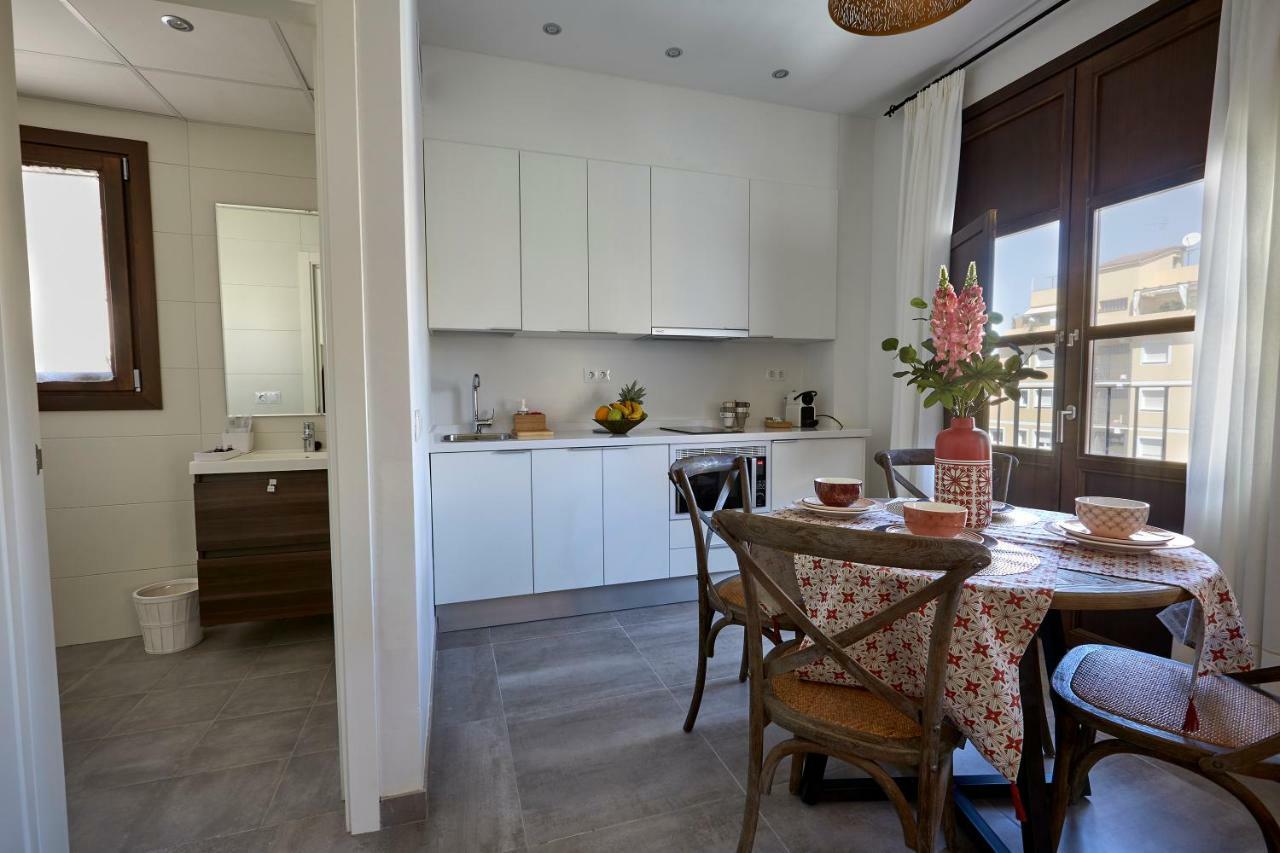 Apartamentos El Marques Малага Экстерьер фото