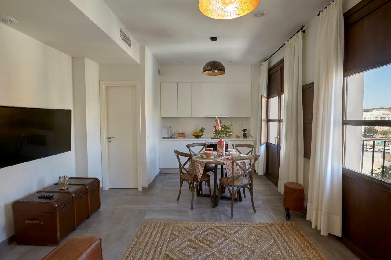 Apartamentos El Marques Малага Экстерьер фото