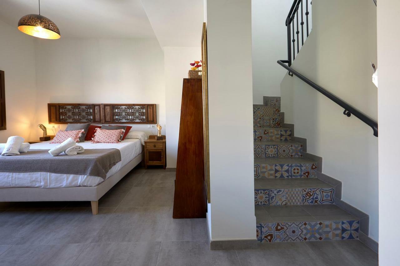 Apartamentos El Marques Малага Экстерьер фото