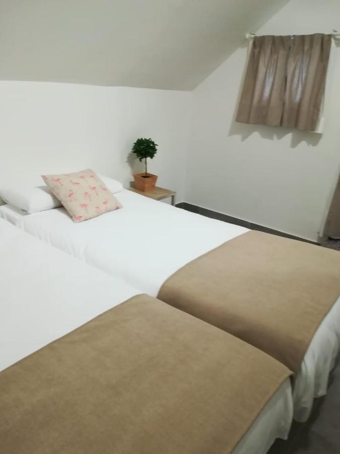 Apartamentos El Marques Малага Экстерьер фото